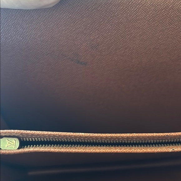 Louis Vuitton Brown Monogram Courcelles - Picture 10 of 17